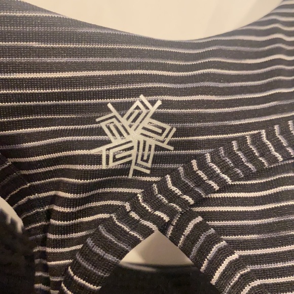 Women’s Sports Bra - Picture 3 of 4